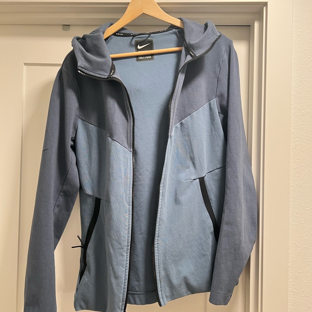 Nike Blue Utility Jacket with Hood and Weather-Resistant Material